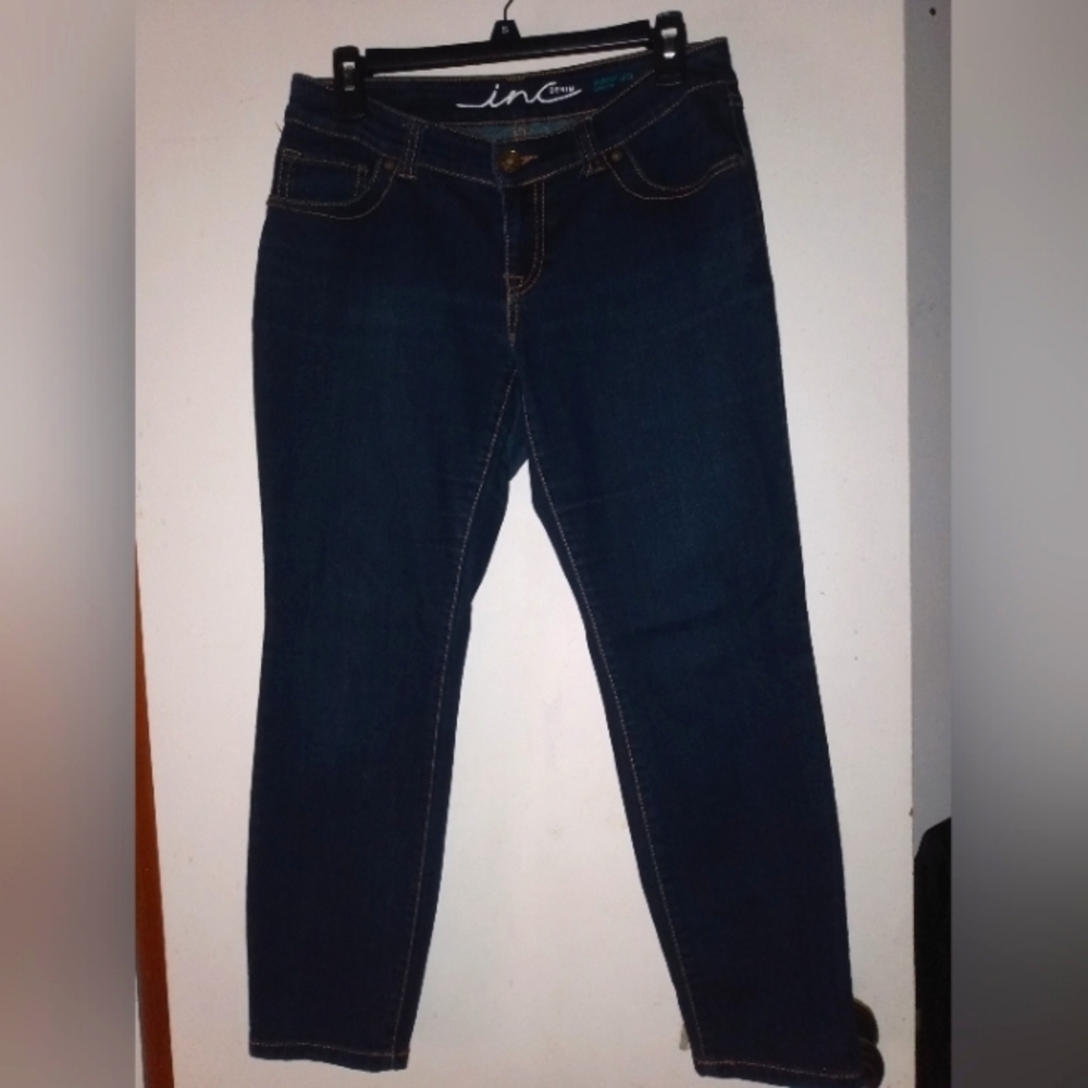 inc: Denim Skinny Leg, Curvy Fit Jeans. Sz 6P,, Dark Denim.. Great Condition!